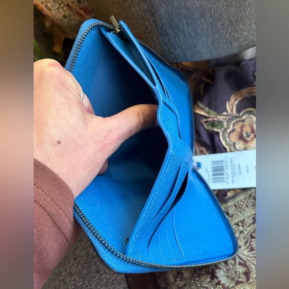 Authentic COACH 1941 crossgrain leather zip around phone card wallet - Picture 8 of 13